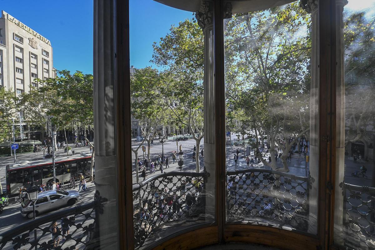 El paseo de Gràcia desde el interior de la casa Lleó i Morera, abierta con motivo de las jornadas Open House.