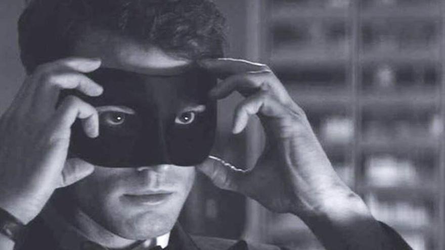 Jamie Dornan como Christian Grey.