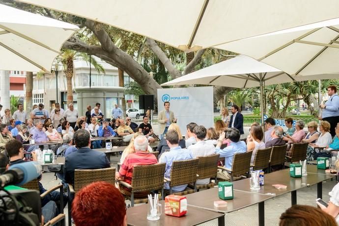 Pablo Casado (PP) hace campaña en Canarias