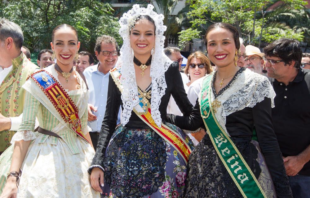 La Bellea del Foc, Sofía Escoda, la Fallera Mayor de València, Raquel Alario y la Reina de las Fiestas de Castellón, Estefanía Climent