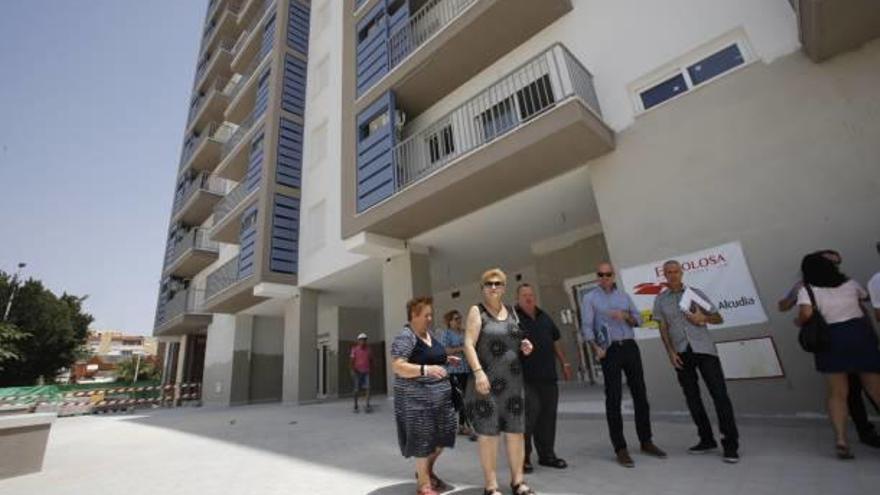 Vista parcial del nuevo edificio levantado en San Antón que está a punto de concluirse.