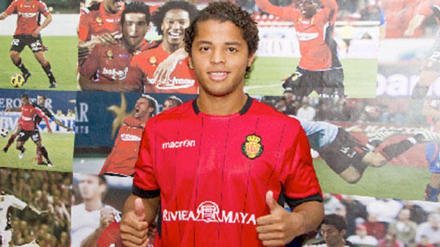 Giovani dos Santos.