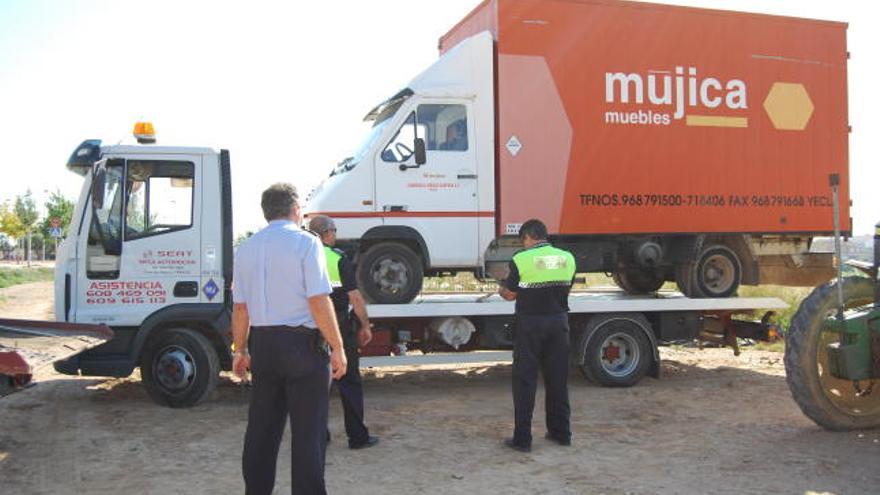 Hallan en Fuente Álamo los camiones de muebles robados