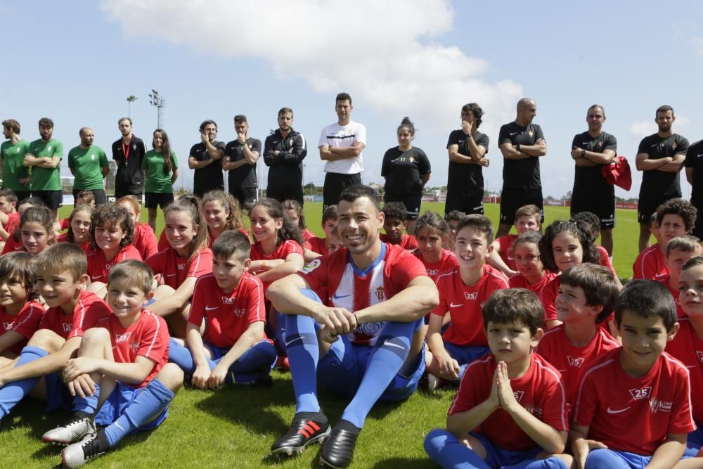 Presentación de Javi Fuego con el Sporting