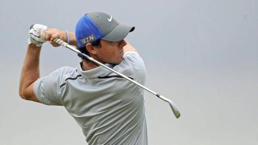 McIlroy afronta la última jornada con seis golpes de ventaja