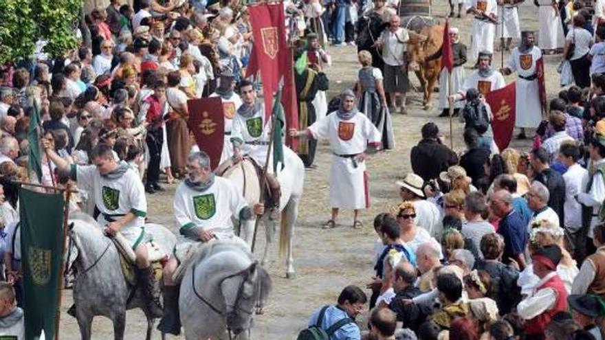 Calles abarrotadas en una edición anterior de la Feira Franca de Pontevedra. // Rafa Vázquez