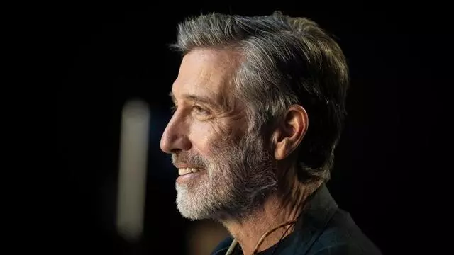 Emilio Aragón (67 años), sobre la 'abuelidad' y sus nietos, que lo llaman Bebo: "Ahora mismo no quiero estar aquí"