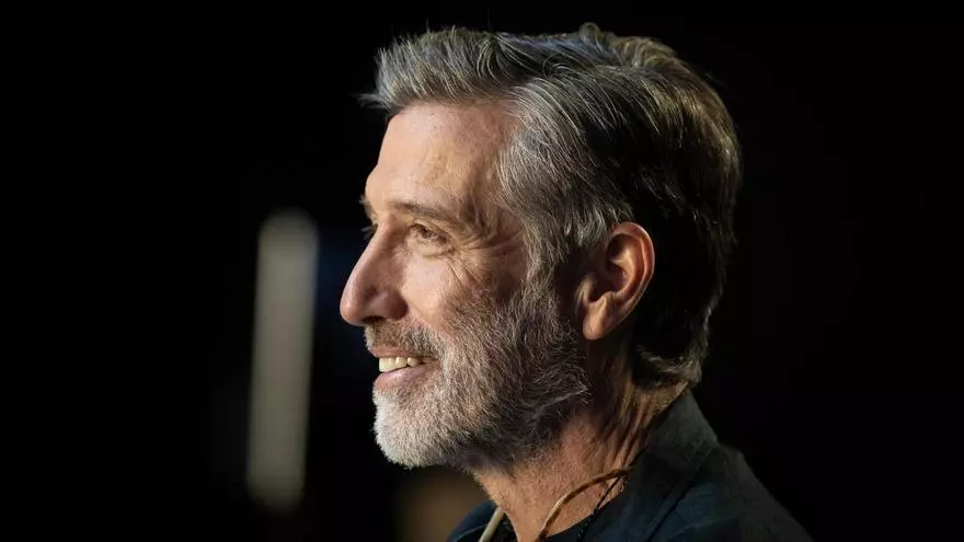 Emilio Aragón (67 años), sobre la 'abuelidad' y sus nietos, que lo llaman Bebo: "Ahora mismo no quiero estar aquí"