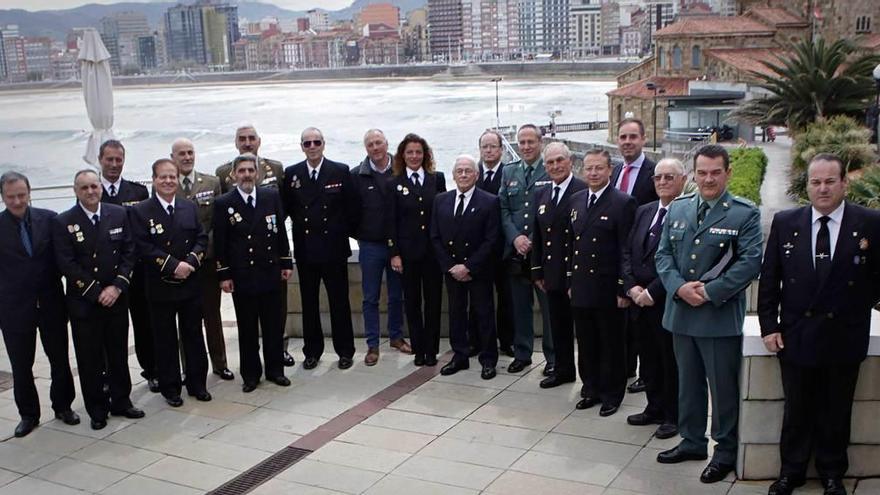 Reunión de la Liga Naval de Asturias en el Club de Regatas