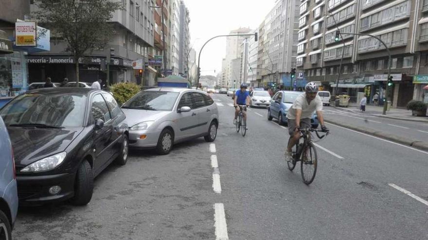 Ciudadanos en bicicleta, vehículo cuyo uso figura en varias propuestas para los presupuestos.