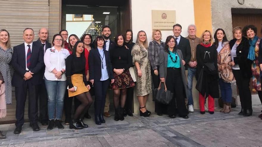 La Casa de la Igualdad de Lorca fue inaugurada ayer con la presencia de la consejera Violante Tomás y del alcalde Fulgencio Gil, entre otros.