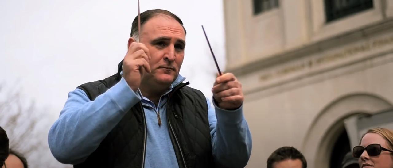 José Andrés, en pleno videoclip con la OCAS en Washington