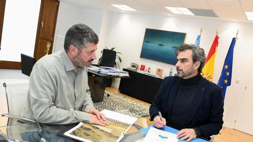 Outes pide apoio á Xunta para mellorar o espazo de adestramento de Portosiavo