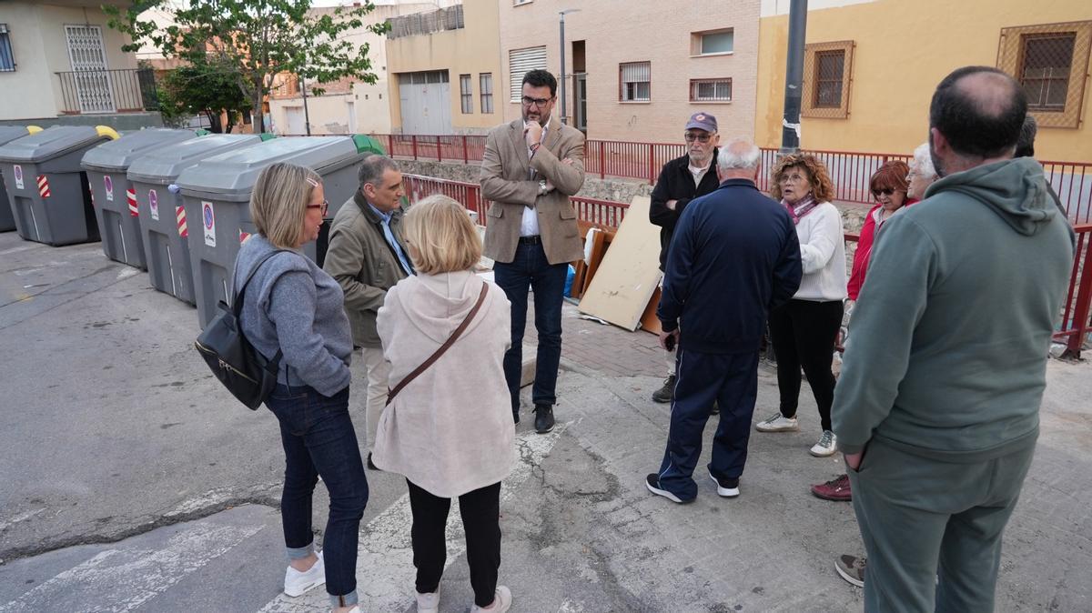 Encuentro de miembros del PSOE con vecinos de La Alberca.