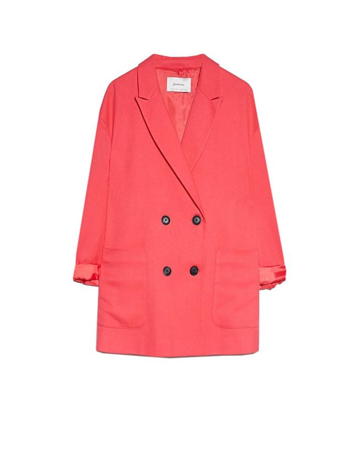 Chaqueta oversize en color rosa chicle de Stradivarius