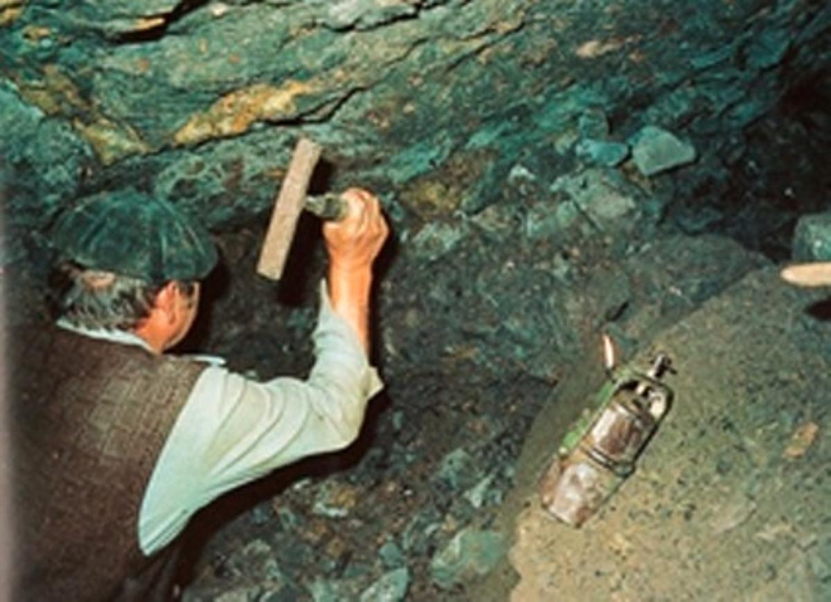 Una fotografía antigua de la extracción del mineral.