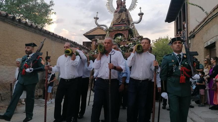 Toro, a los pies de la Virgen del Canto