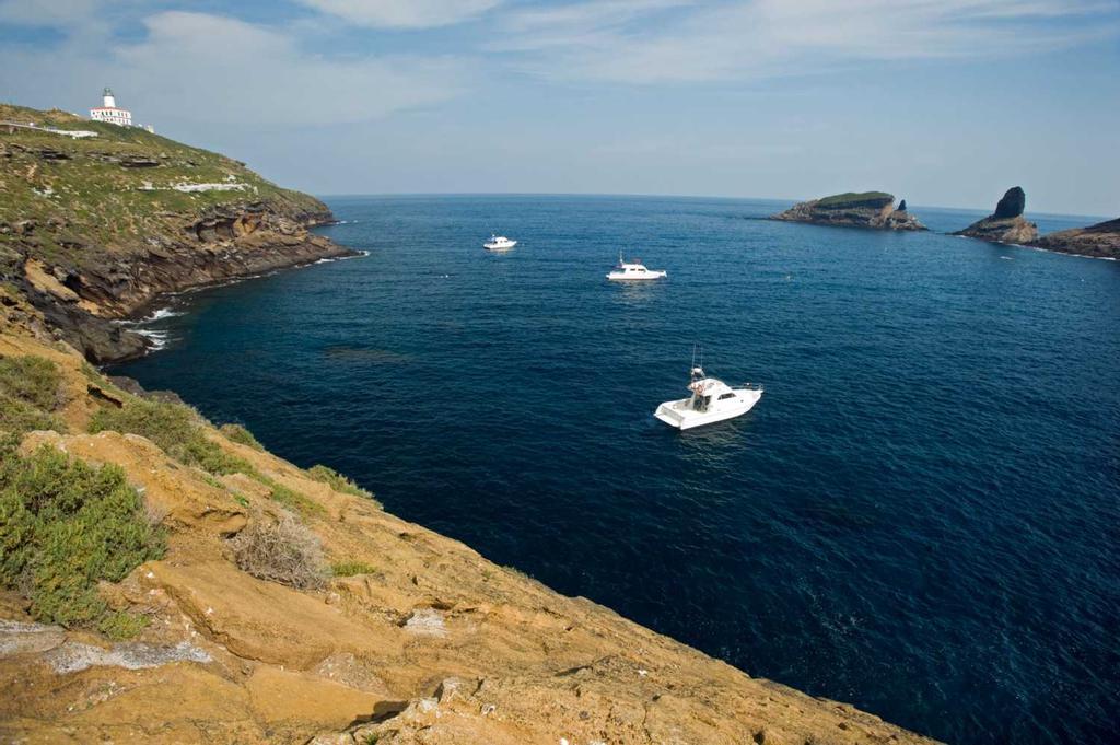 L'illa Grossa o Isla Grande es la única del archipiélago en la que está permitido desembarcar.
