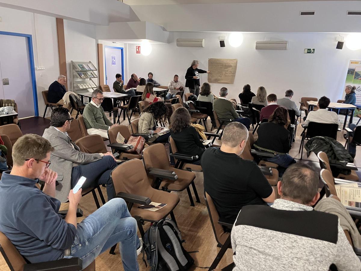 Una de las mesas de trabajo del proyecto.