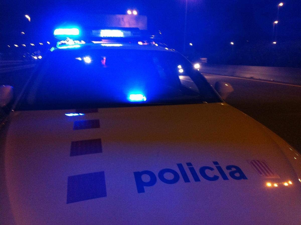 Un coche de policía de Mossos