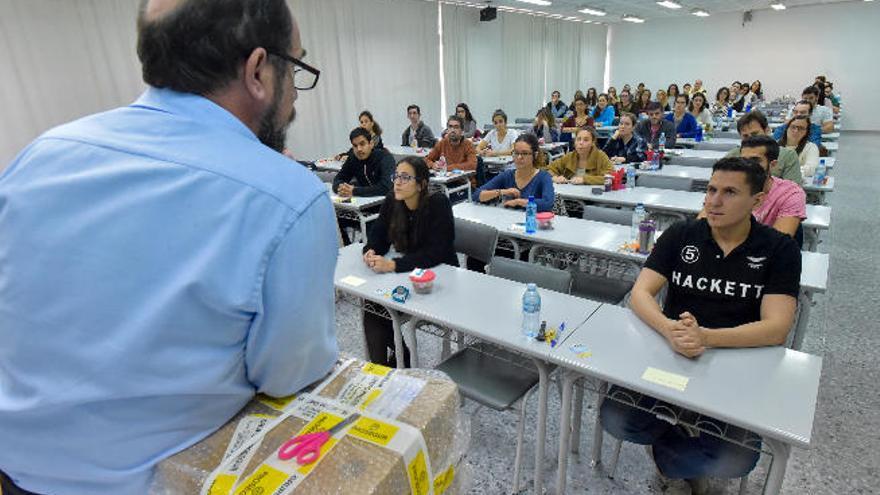 570 titulados en Medicina de las Islas pugnan por una plaza MIR