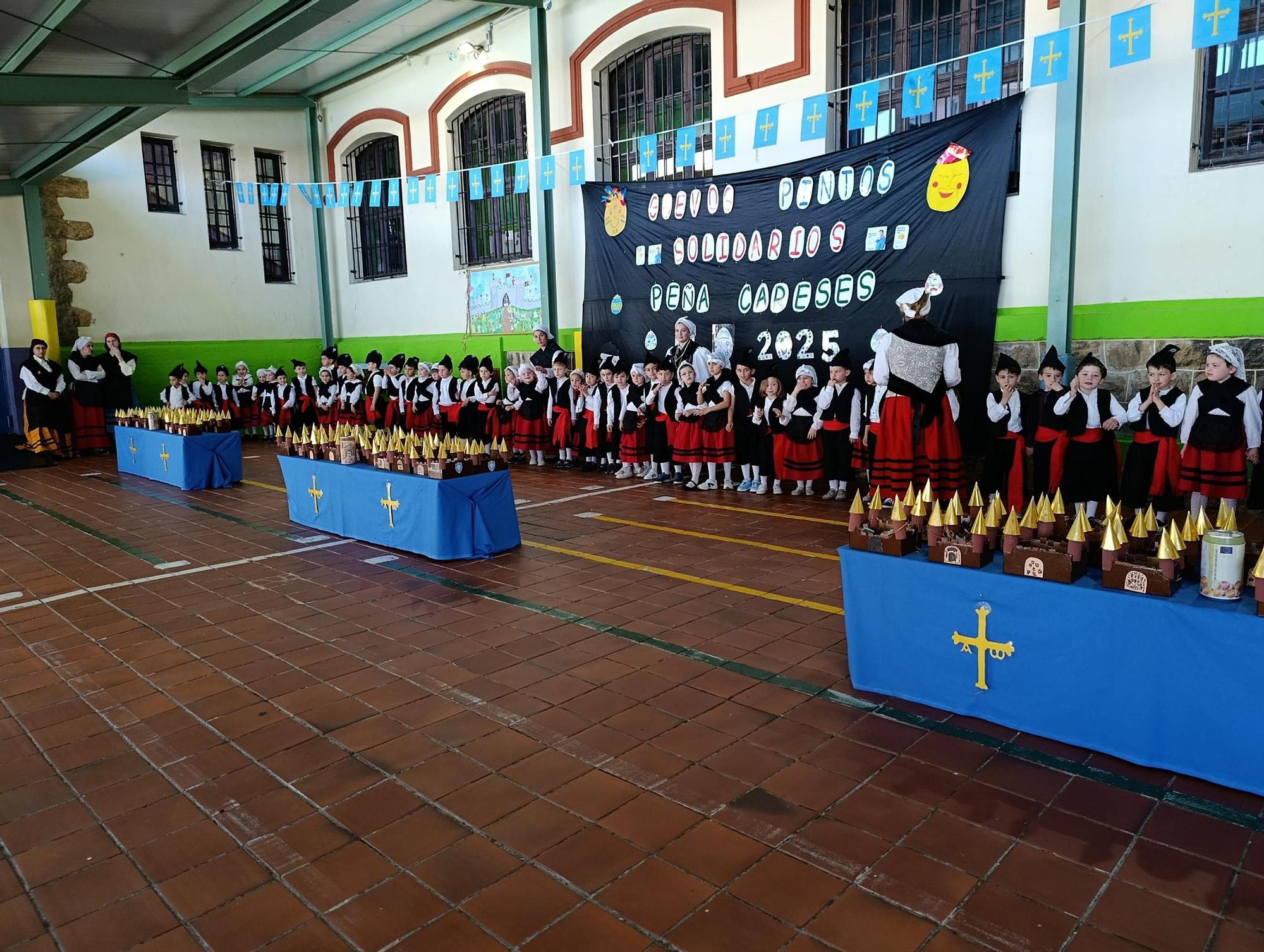 Así fue el Mercadillo de Güevos Pintos Solidarios del Peña Careses