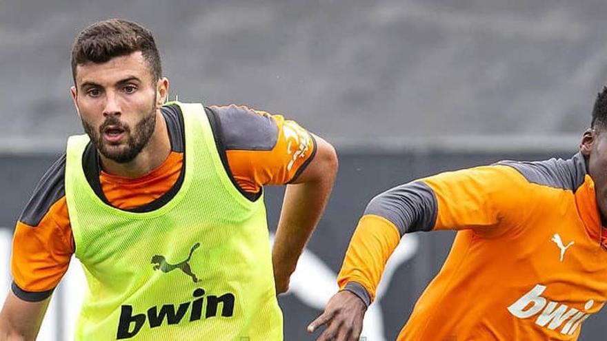 Patrick Cutrone quiere seguir en Mestalla otro curso