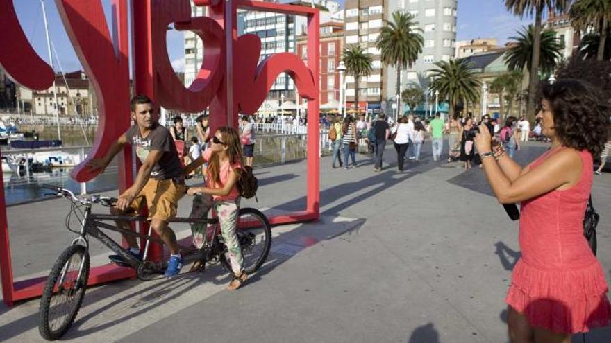 Elisabeth Pérez y Juan Luis López, con su tándem alquilado