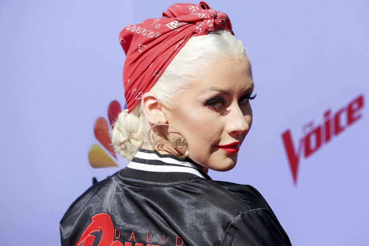 Christina Aguilera con pañuelo a lo 'pin up'