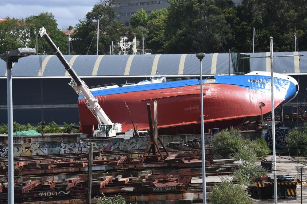 Varaderos Lazareto recuperará el barco volcado