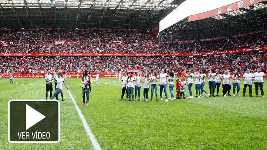 Las jugadoras del Mavi, homenajeadas en El Molinón