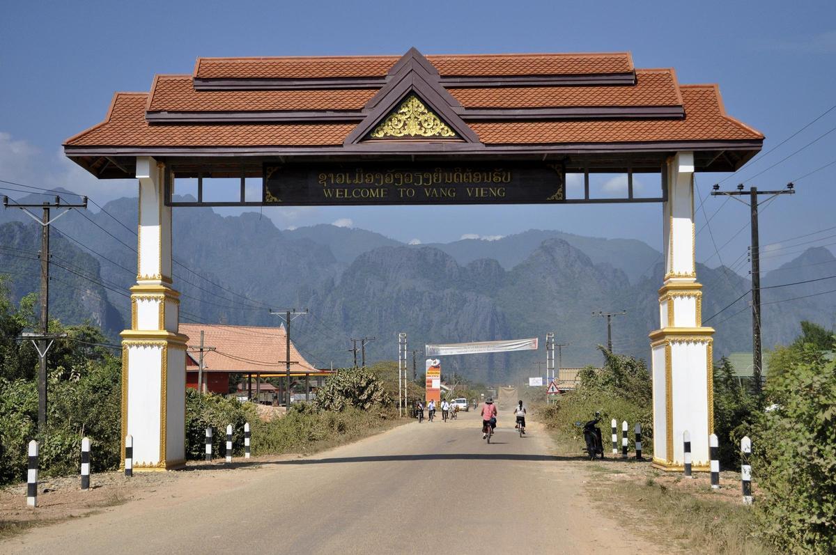 Laos detiene a ocho personas por intoxicaciones por metanol que han dejado seis muertos