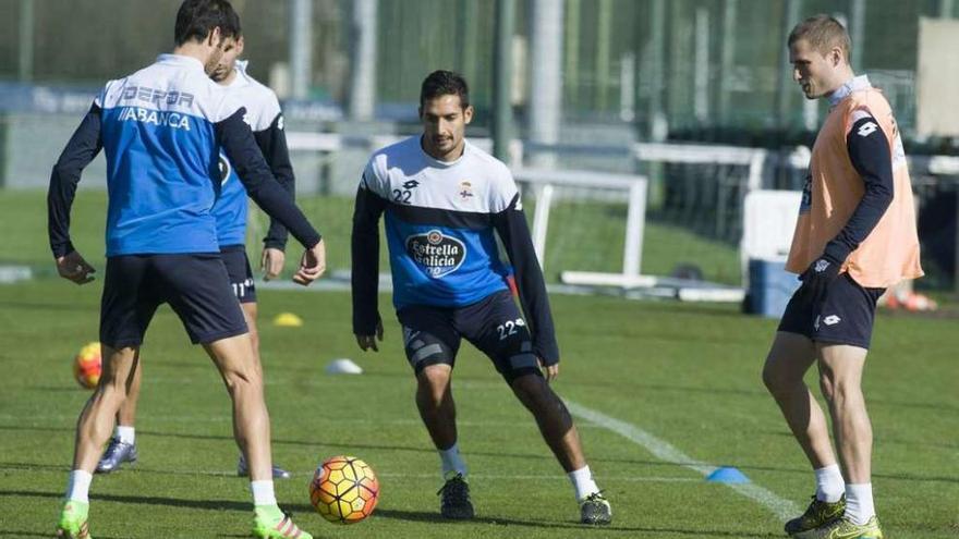 Cartabia, junto a sus compañeros en la sesión de ayer en Abegondo.