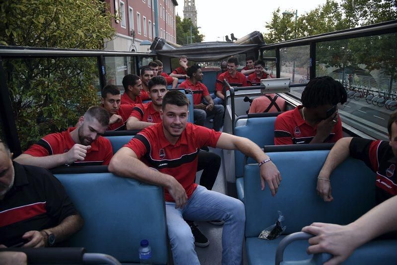 Recorrido turístico del Basket Zaragoza por la capital aragonesa