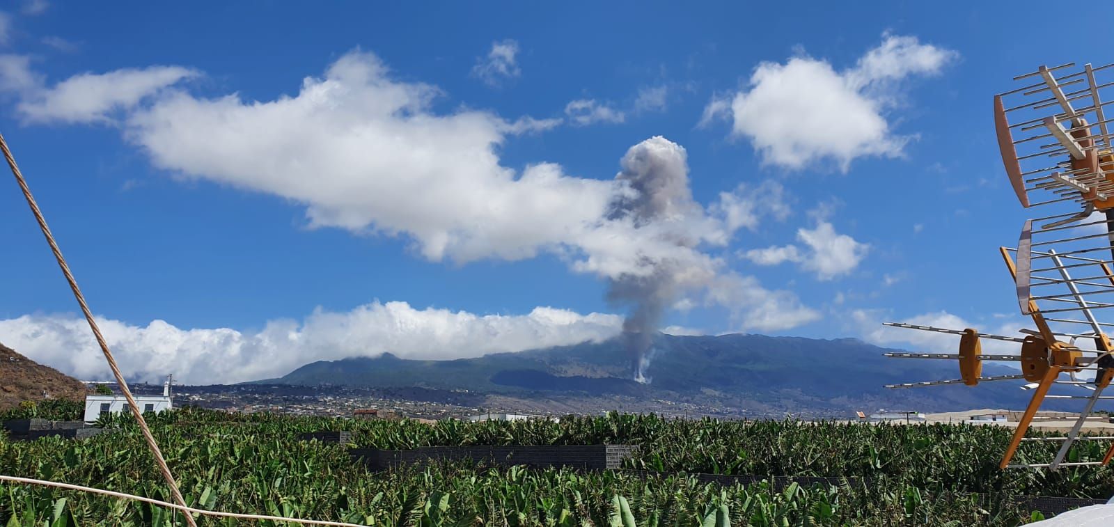 Explosión del nuevo volcán en La Palma (19/09/2021)