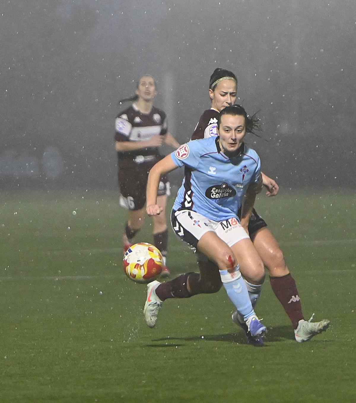 Partido disputado en la Ciudad Deportiva de A Madroa
