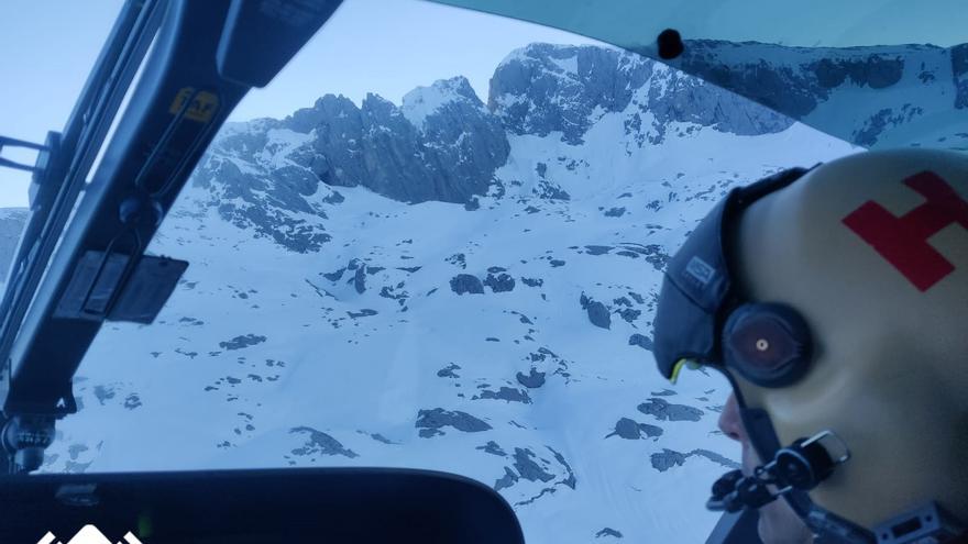 Herido un montañero en los Picos de Europa al caer y cortarse en una pierna