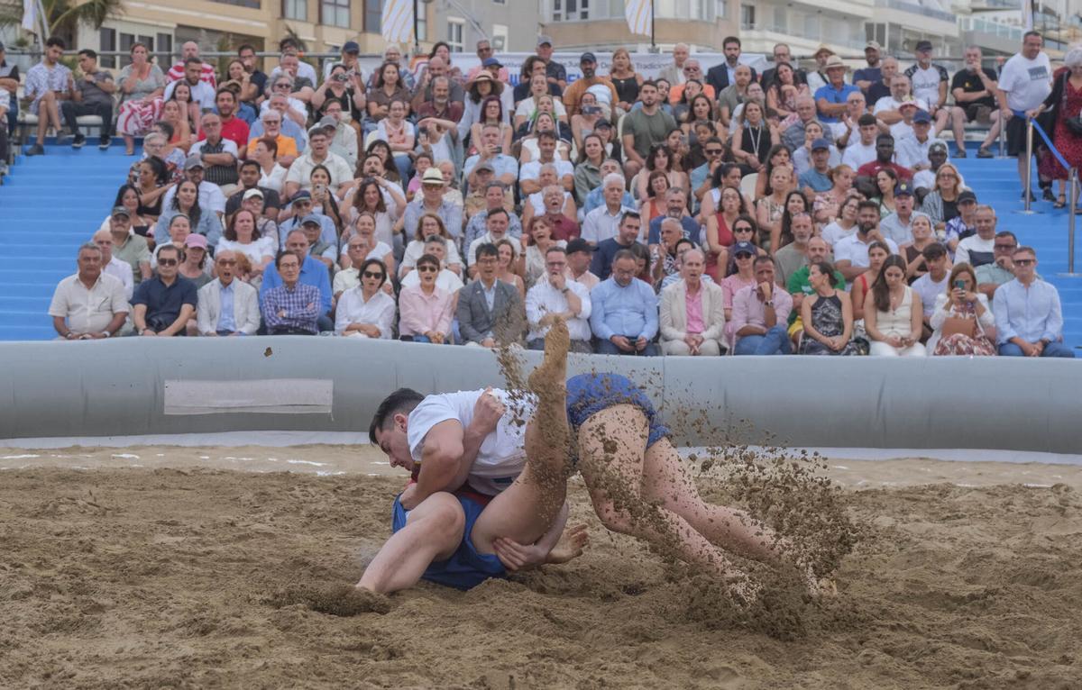 Lucha Canaria y Coreana en Las Canteras