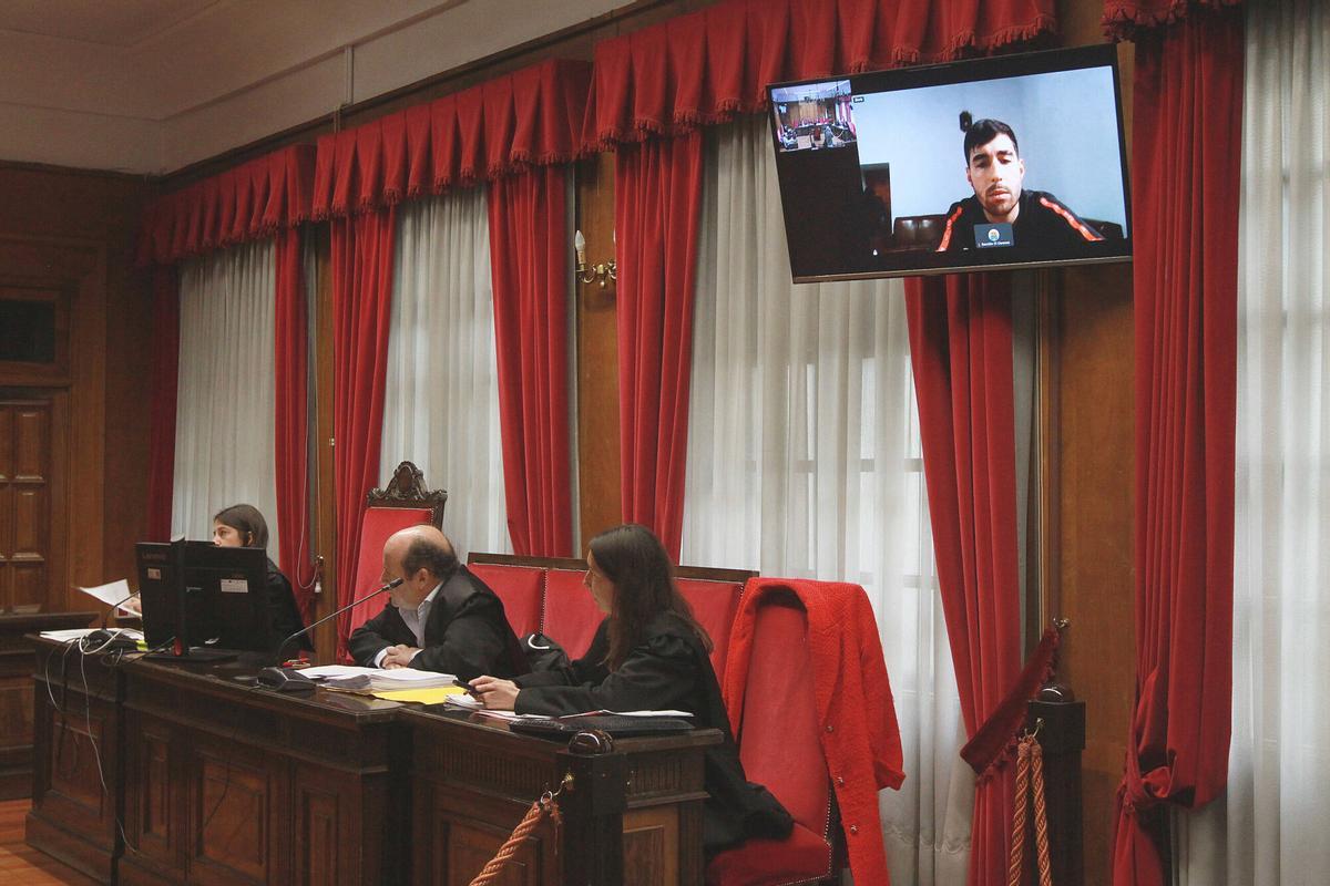 El acusado por estos hechos declaró en el juicio celebrado en Ourense por videoconferencia, desde Granada.