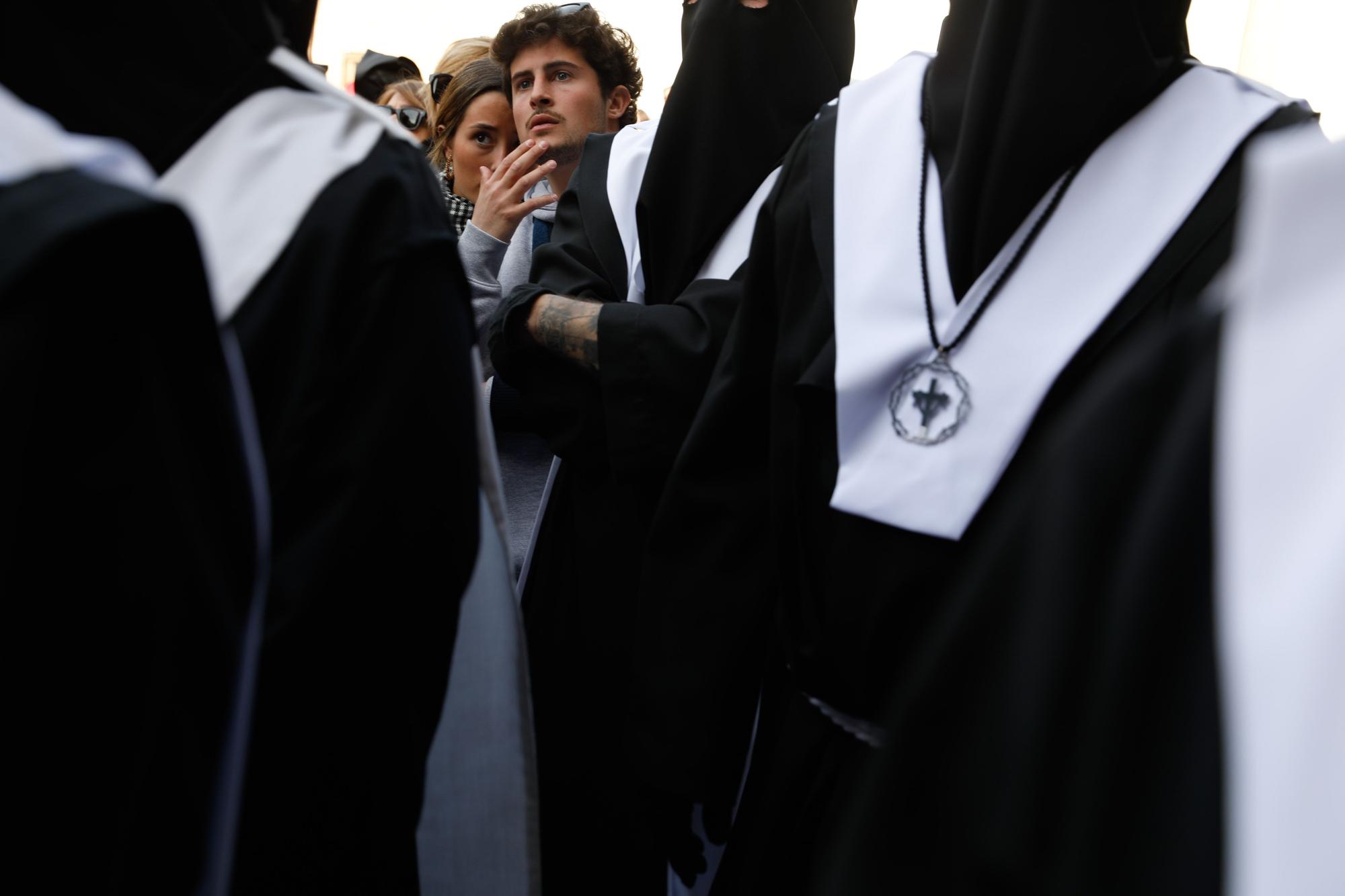 EN IMÁGENES: Emocionante sermón del Desenclavo y procesión del Santo Entierro