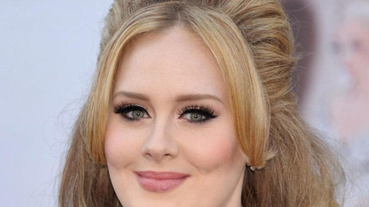Adele vuelve al estudio tras su maternidad