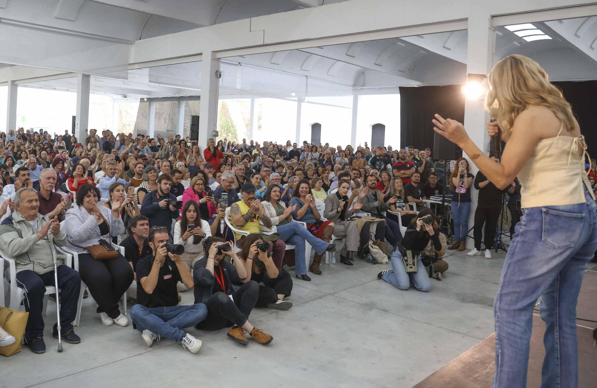 Yolanda Díaz hace campaña por Unides Podemos en Alicante