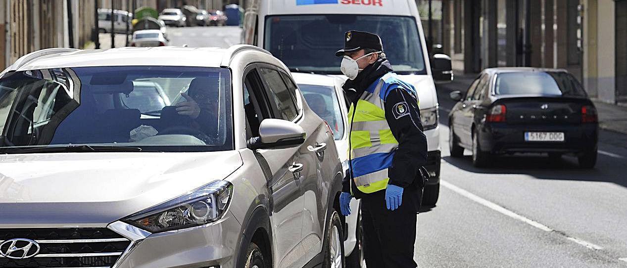 La Policía Local está casi en cuadro por falta de efectivos. |  // BERNABÉ/JAVIER LALÍN