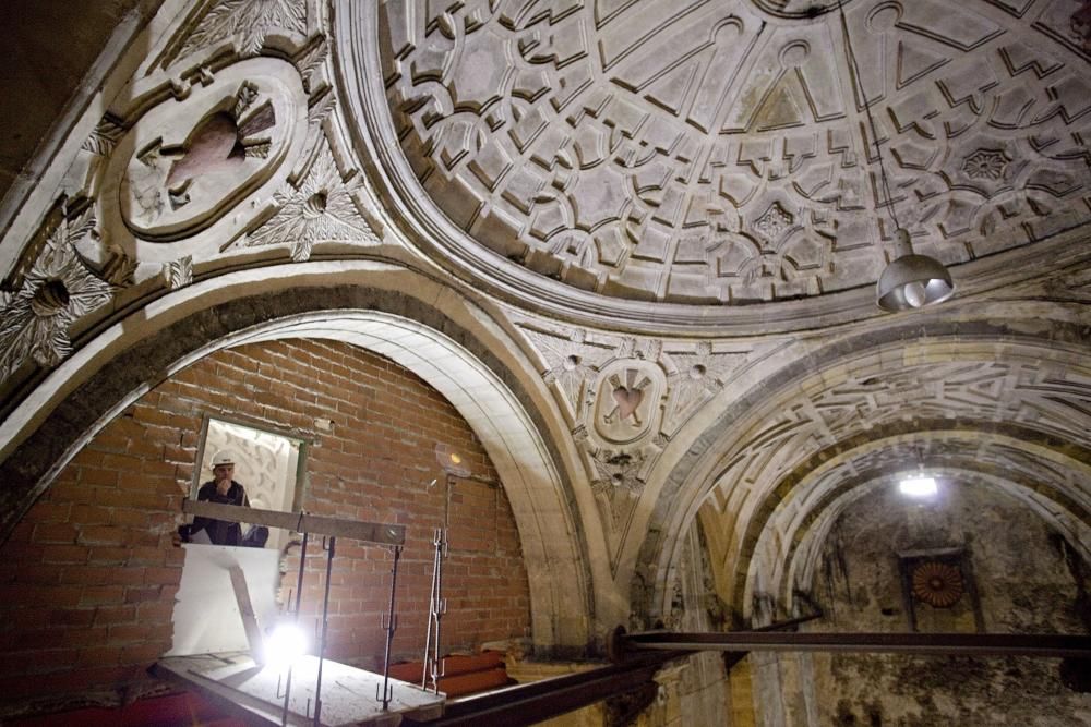 Visita de la alcaldesa de Gijón y los portavoces municipales a las obras de Tabacalera