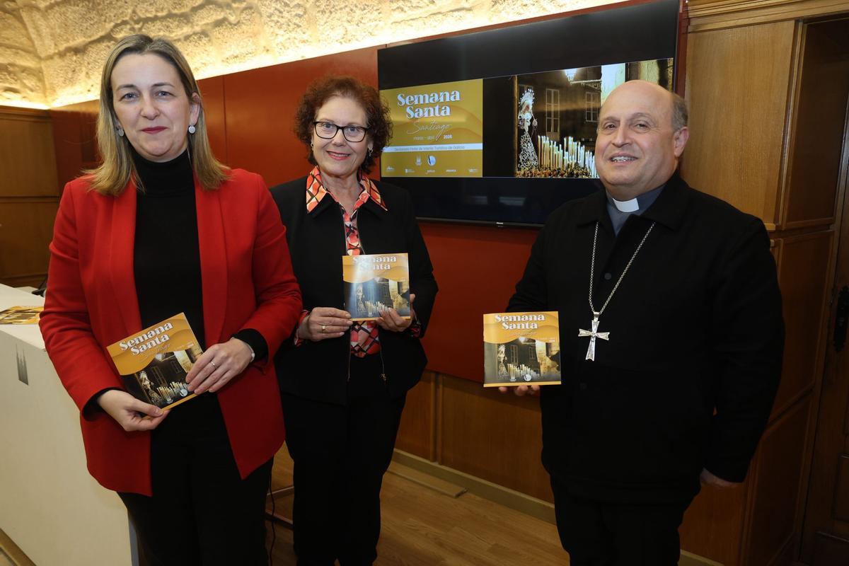 Míriam Louzao, Elena Bernárdez y monseñor Francisco Prieto