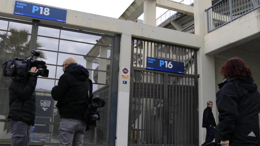 Puerta de entrada a las dependencias del Málaga CF.