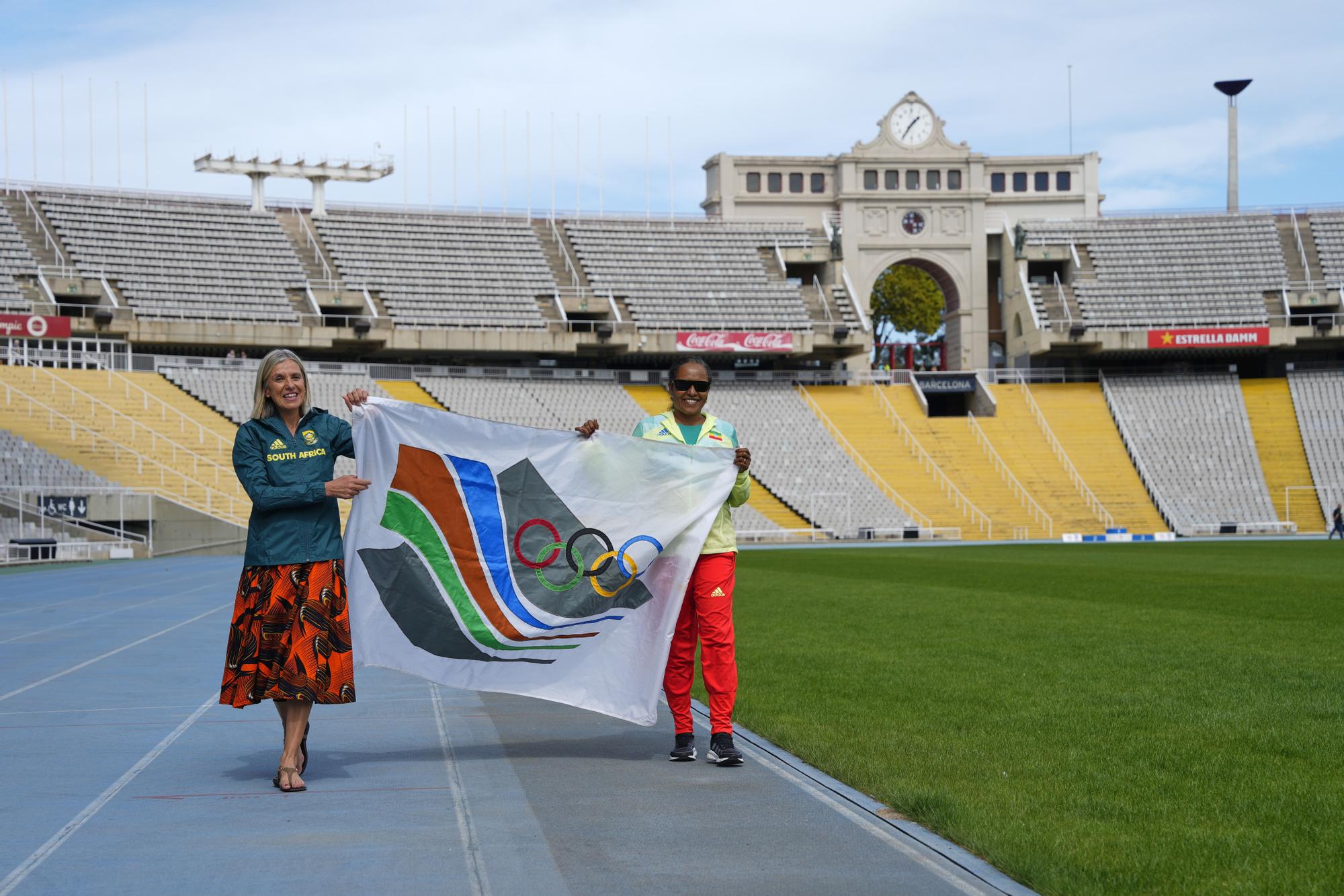 Derartu Tulu y Elana Meyer reviven su gran gesto histórico en Monyjuïc