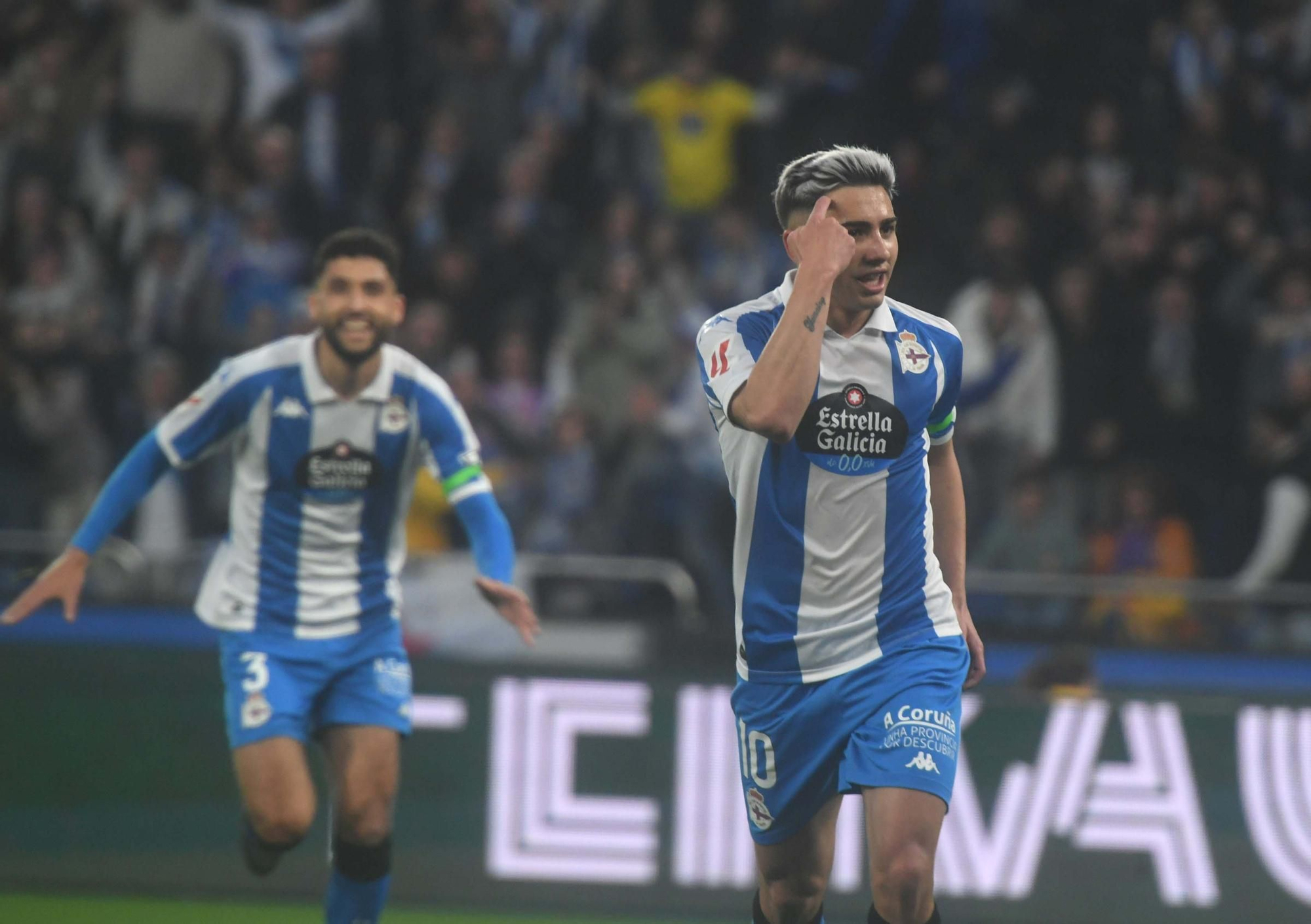 El Deportivo doblega al Almería en Riazor (3-1)
