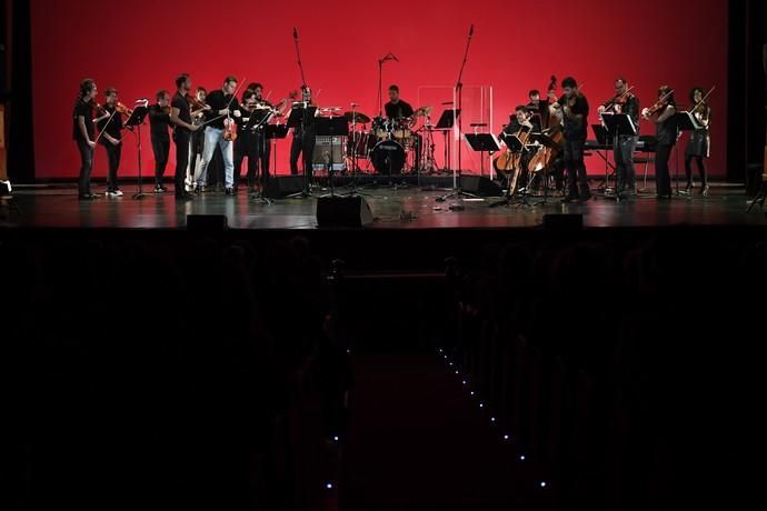 20-04-19 GENTE Y CULTURA. AUDITORIO ALFREDO KRAUS. LAS PALMAS DE GRAN CANARIA. Concierto Bach Rock. Clausura del International Bach Festival 2019 con un concierto de la orquesta del festival y el guitarrista Iñaki Antón, de Extremoduro  | 20/04/2019 | Fotógrafo: Juan Carlos Castro