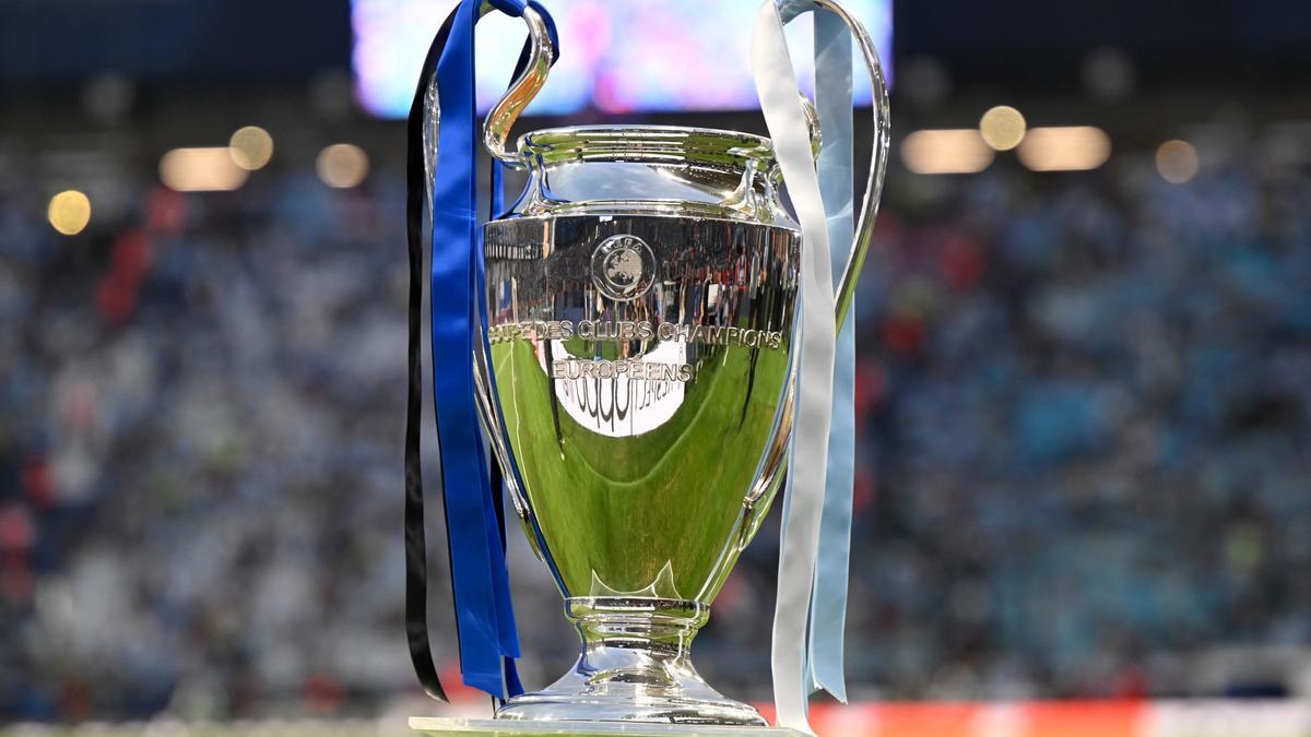 Archivo - Fotografía del trofeo de la Champions League.